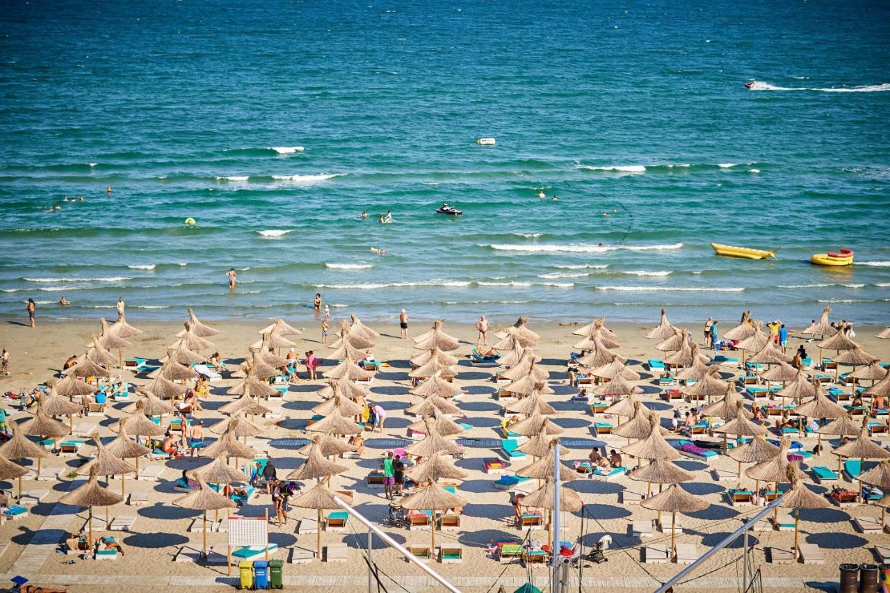 Moonlight Studio - Spa N Pools Beach Resort Mamaia Exterior foto