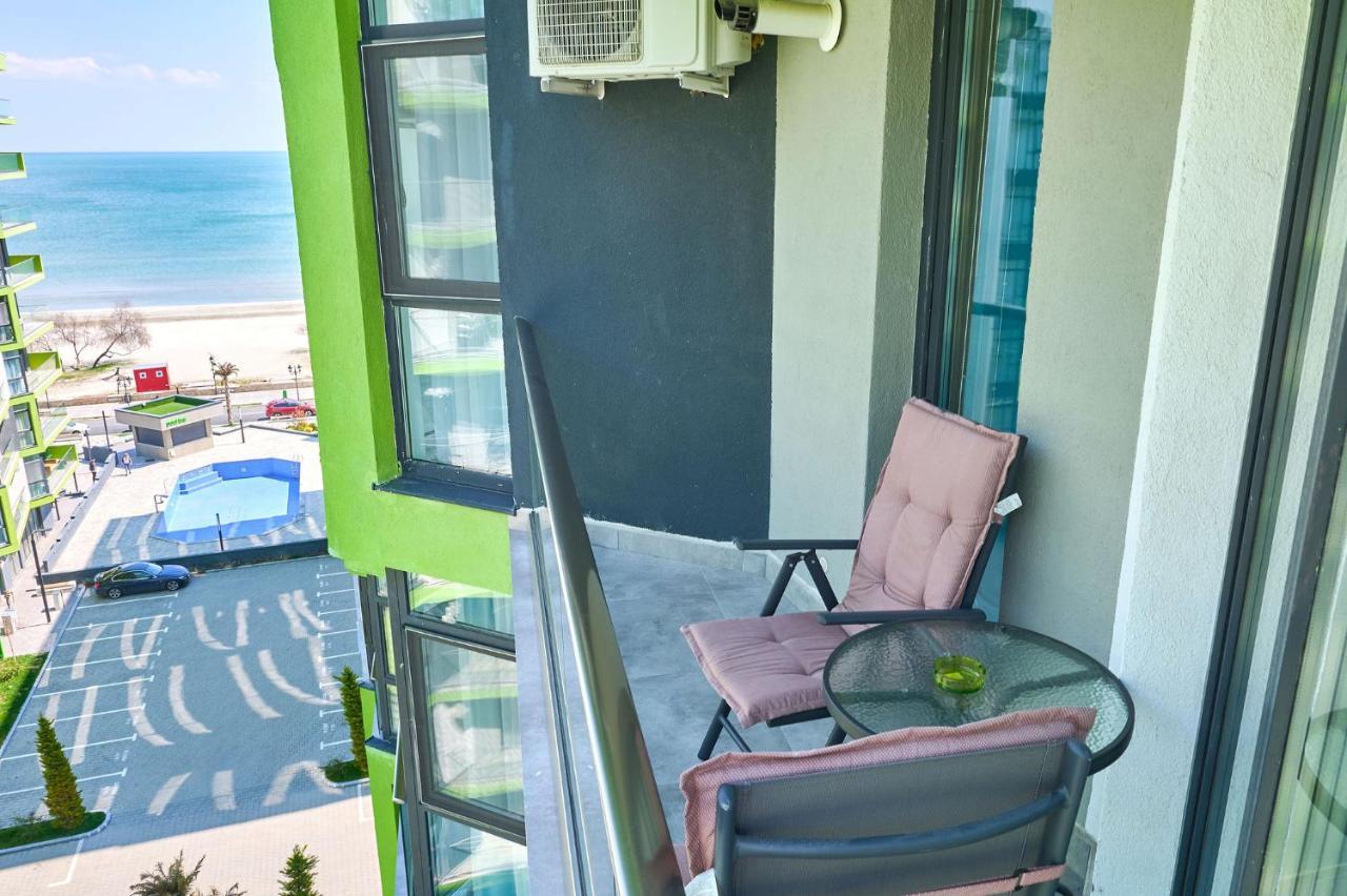 Moonlight Studio - Spa N Pools Beach Resort Mamaia Exterior foto