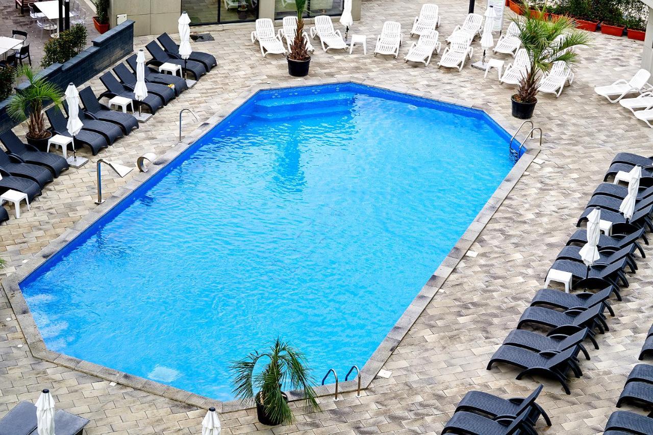 Moonlight Studio - Spa N Pools Beach Resort Mamaia Exterior foto